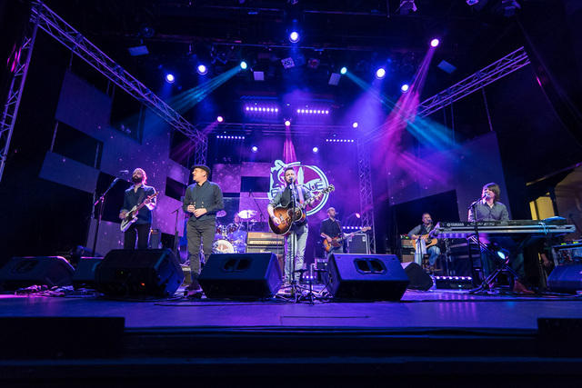 Bu¦Ĺenje koncert 21.03.2016-23