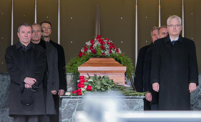 Kemal Monteno pogreb (54)