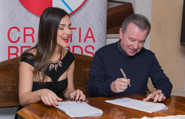 Lana Jurčević potpisivanje ugovora (16)