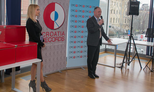 Donacija CD-a klasi¦Źne glazbe (9)